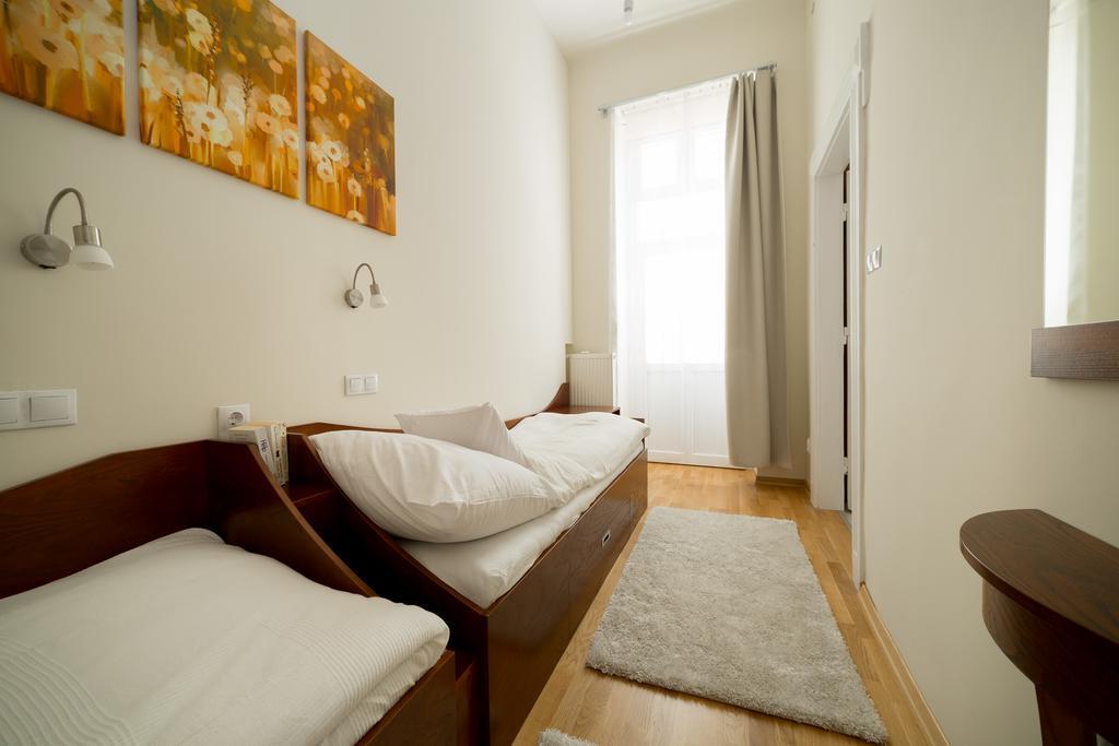 Family Buddha Apartment Boedapest Buitenkant foto