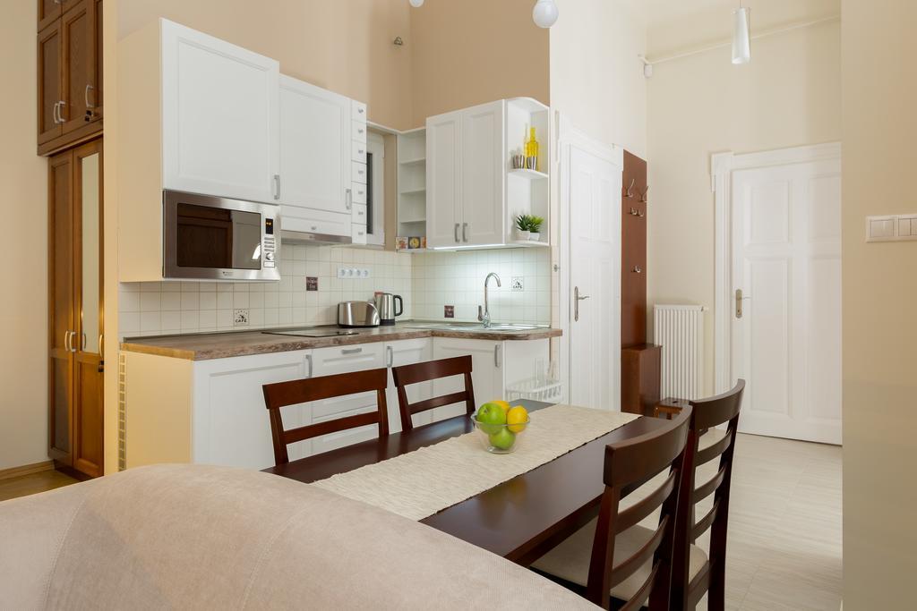 Family Buddha Apartment Boedapest Buitenkant foto